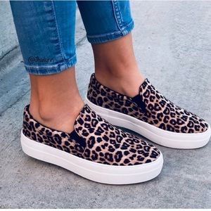 Soda Brand Leopard Canvas Slip On with Memory Foam Insert Size 7 1/2